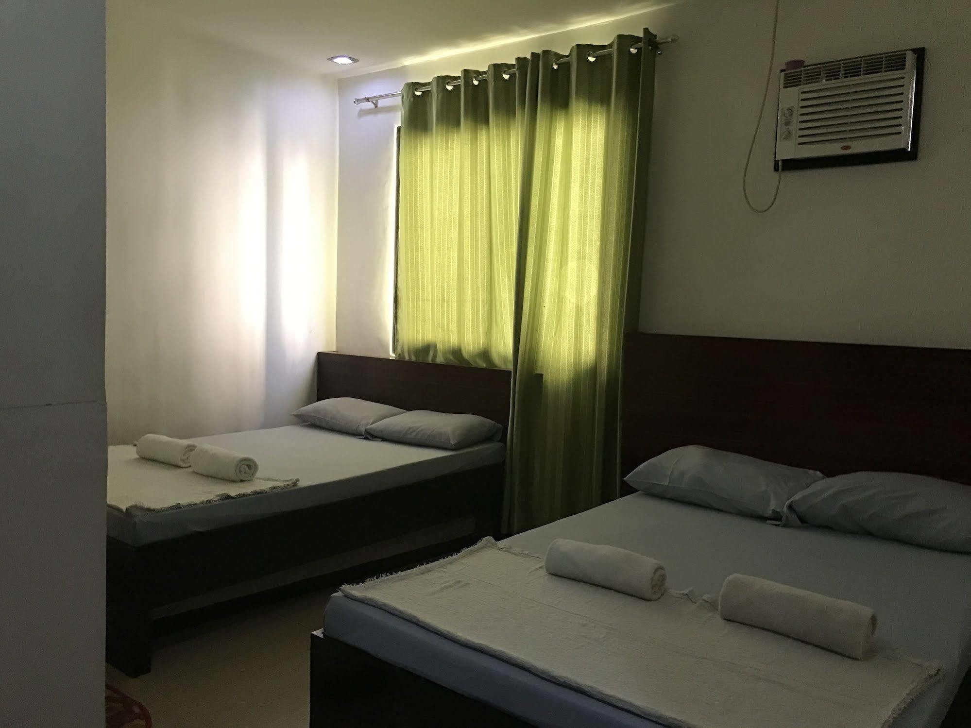 Ziur Inn Laoag Buitenkant foto