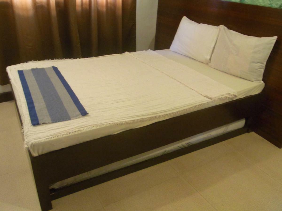 Ziur Inn Laoag Buitenkant foto
